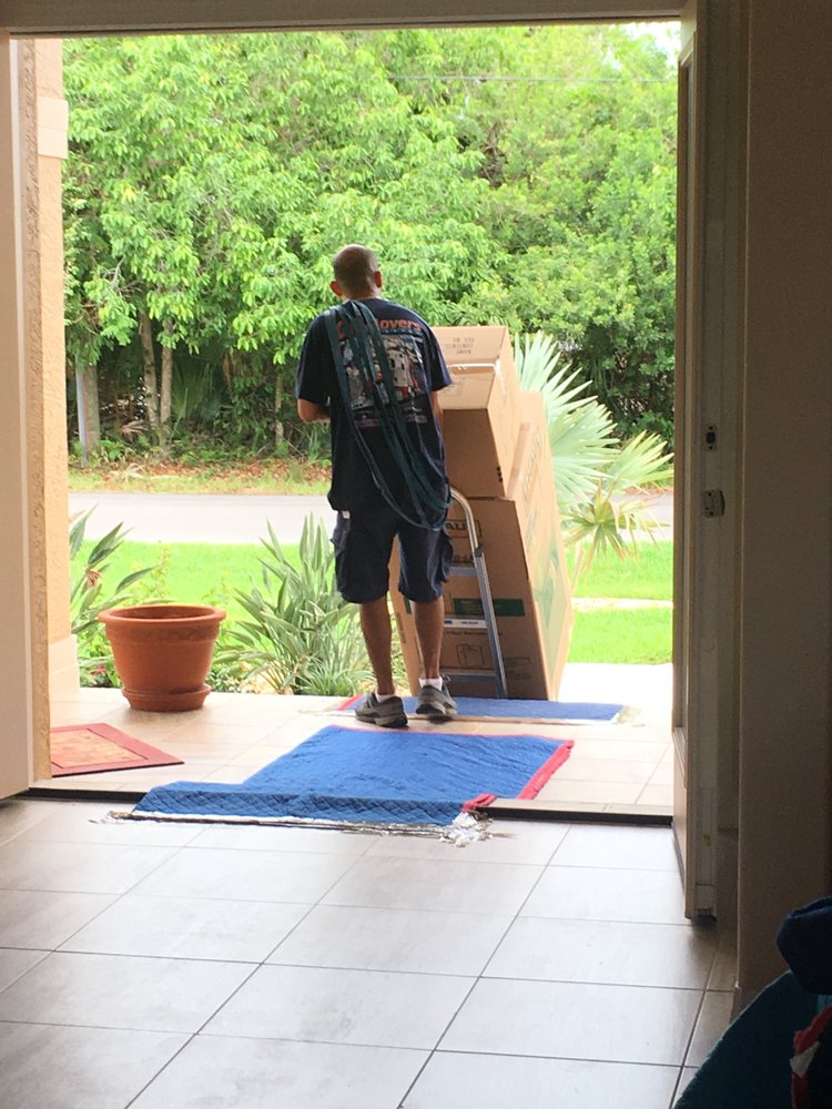 Trusted Dunedin, FL furniture delivery and pickup services Local furniture pickup and delivery services in Dunedin, FL